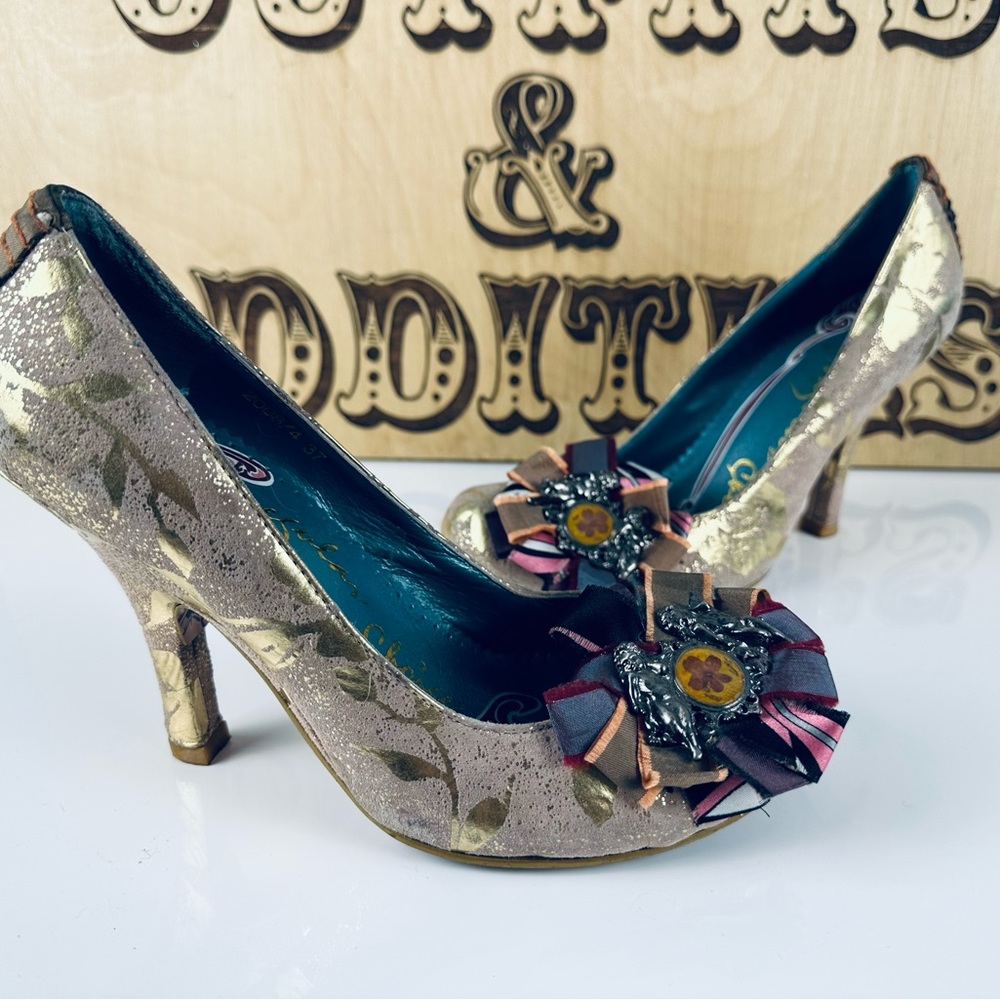 Irregular Choice RARE Beautiful Brooch Ribbon Heels